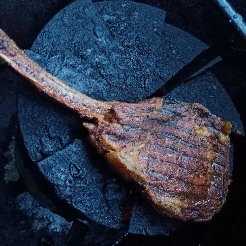 MIDNIGHT TOMAHAWKS
